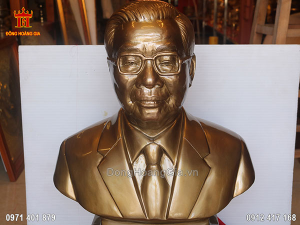 Bức tượng chân dung thủ tướng Võ Văn Kiệt