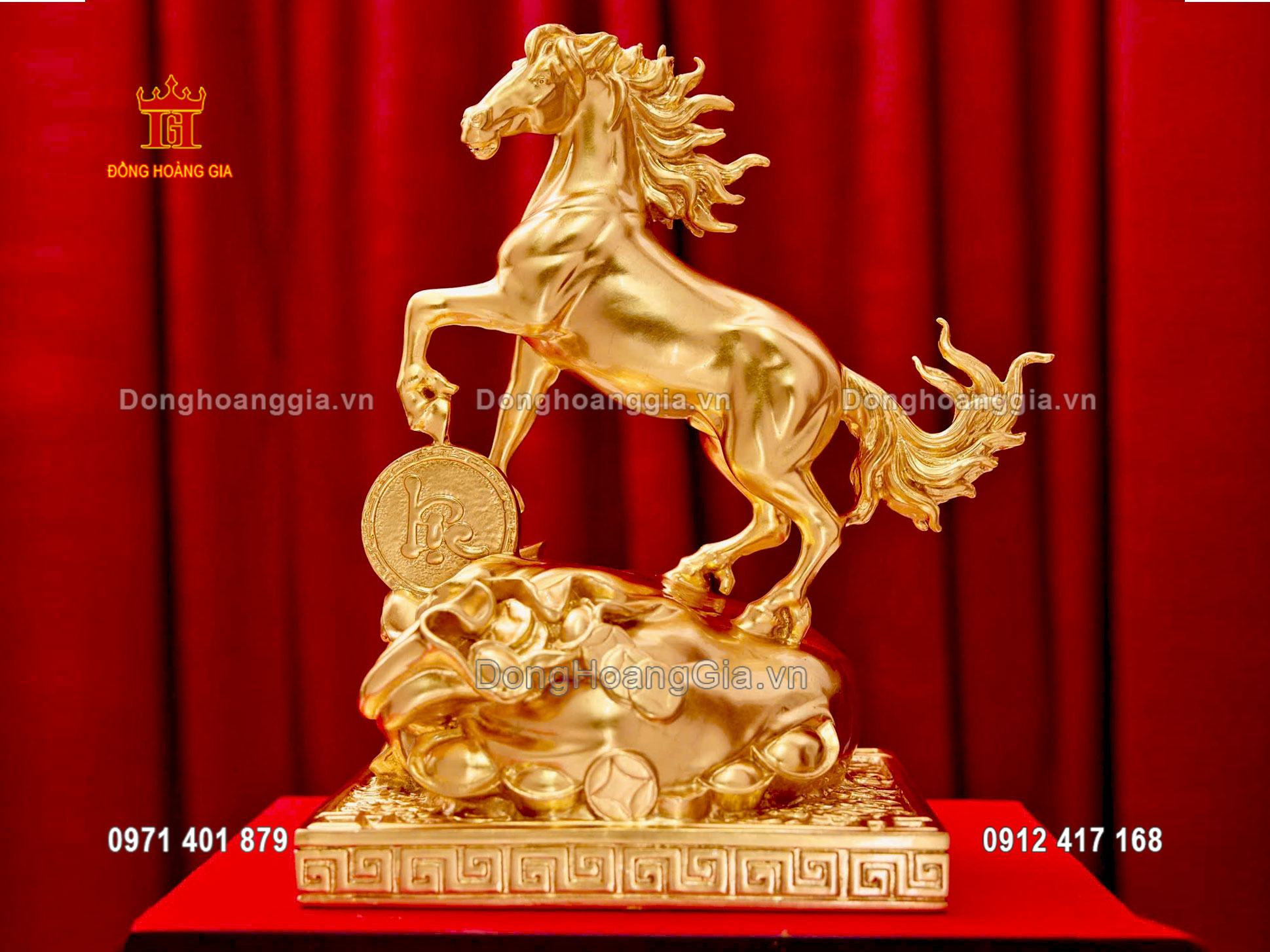 Quà Tặng Sếp Năm Bính Ngọ Tượng Ngựa Bằng Đồng Dát Vàng 24K VIP