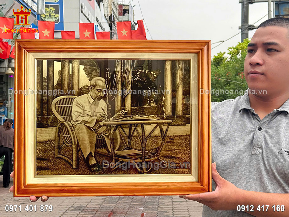 Quà Tặng Kỷ Niệm Tranh Bác Hồ Bằng Đồng Làm Màu Giả Cổ Tinh Xảo