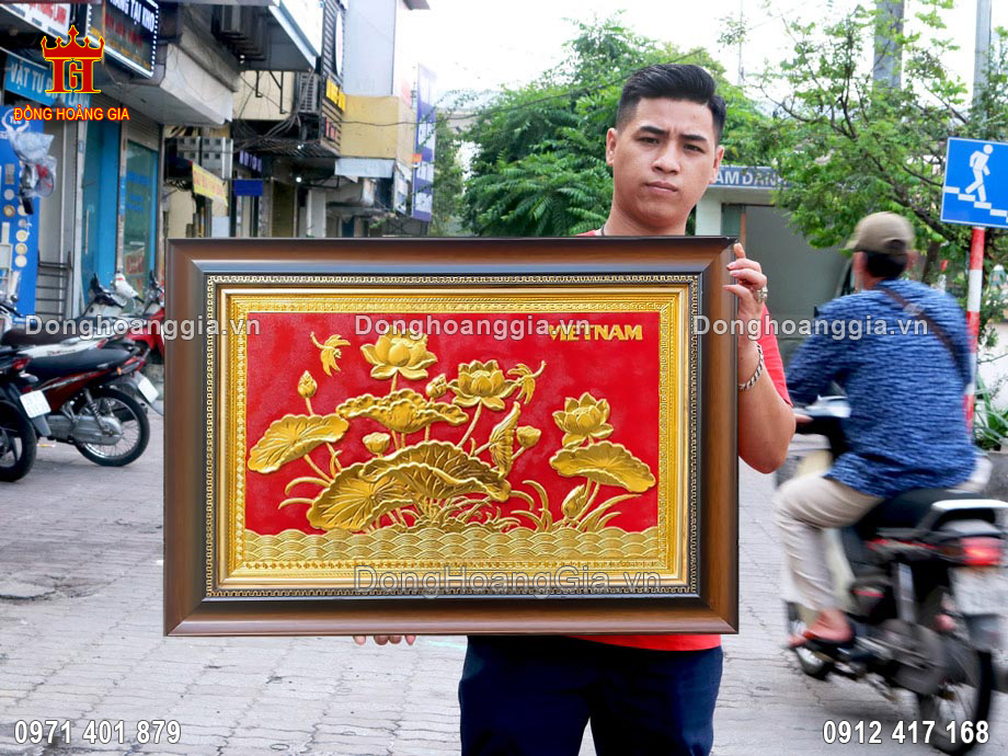 Quà Tặng Tranh Hoa Sen Bằng Đồng Mạ Vàng 24K Ý Nghĩa
