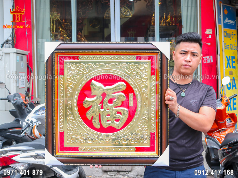 Tranh Chữ Phúc Bằng Đồng Vàng Thư Pháp Khung Vuông 60x60cm - SP1518
