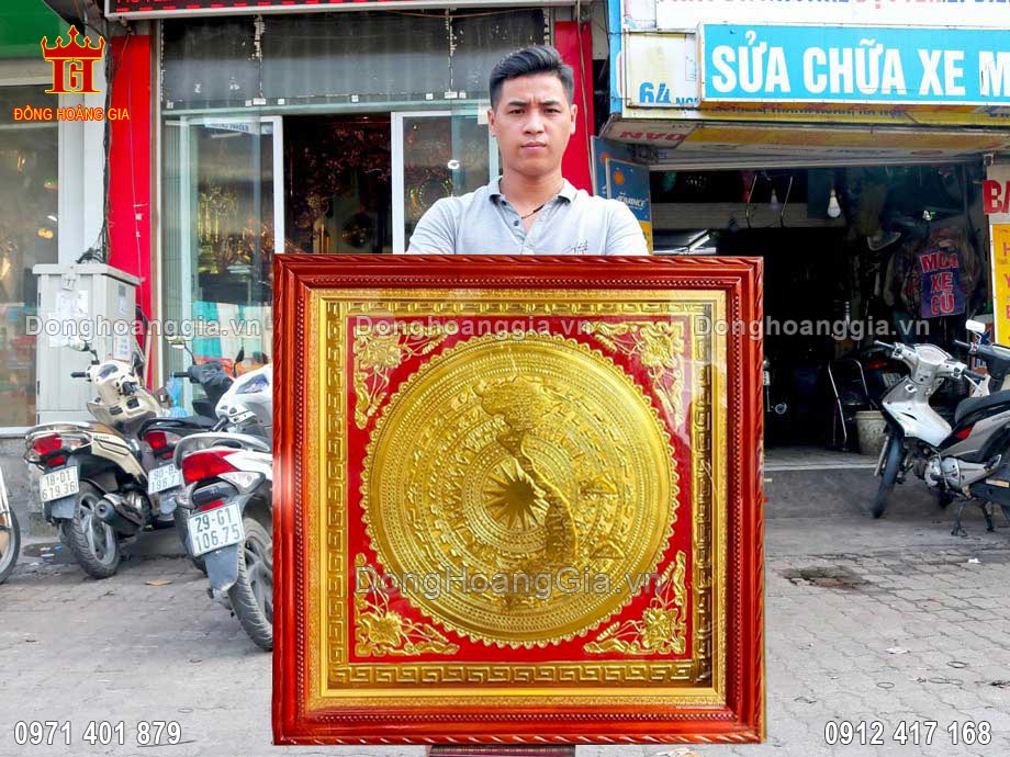 Tranh Mặt Trống Hình Bản Đồ Việt Nam Mạ Vàng 24K 80x80cm