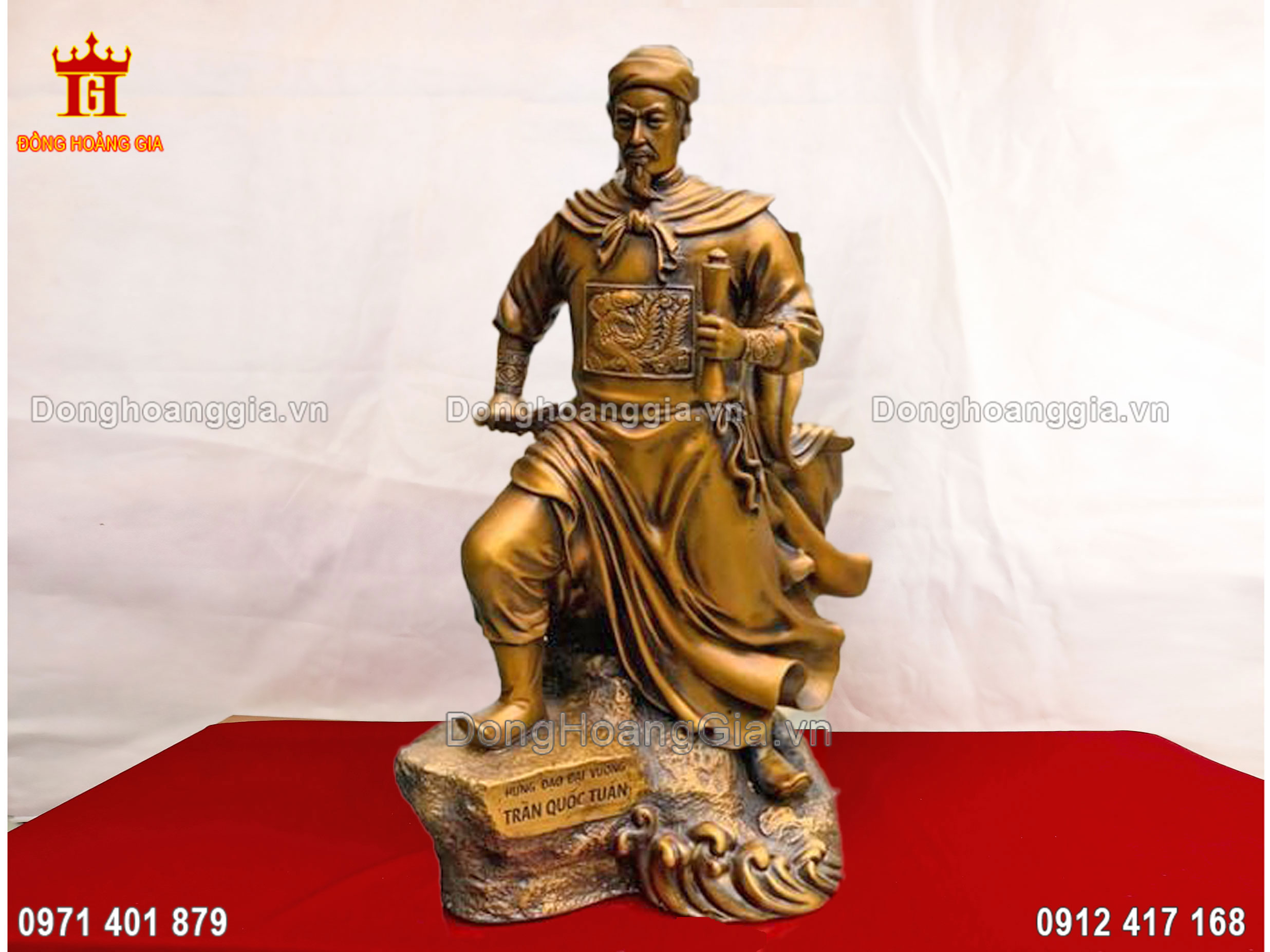 Tượng Trần Quốc Tuấn Bằng Đồng Vàng Đặt Phòng Làm Việc